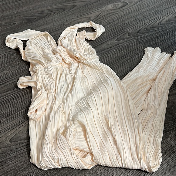 CREAM HALTERNECK PLISSE WIDE LEG JUMPSUIT - Picture 4 of 4